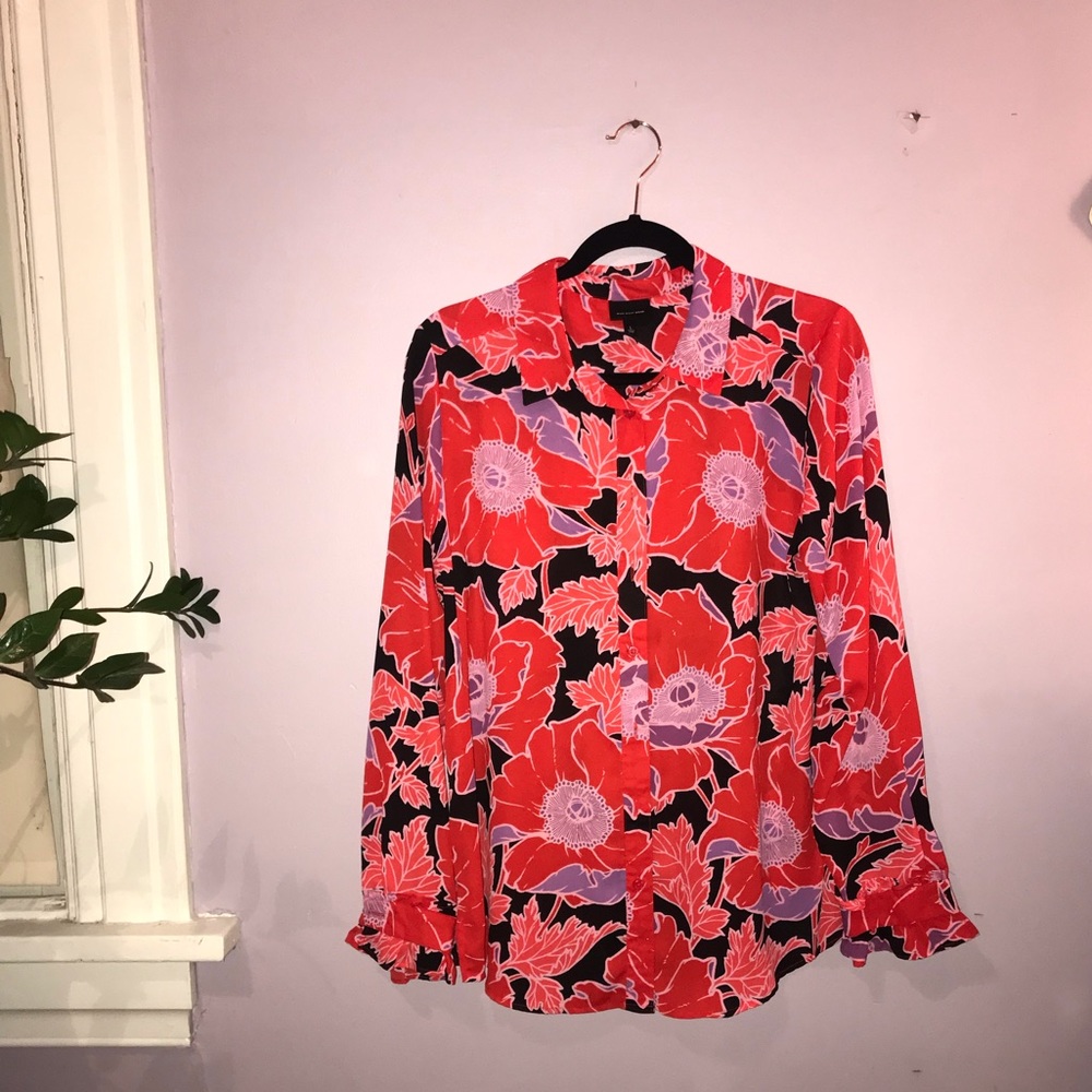 Adorable Floral Button Down❄️